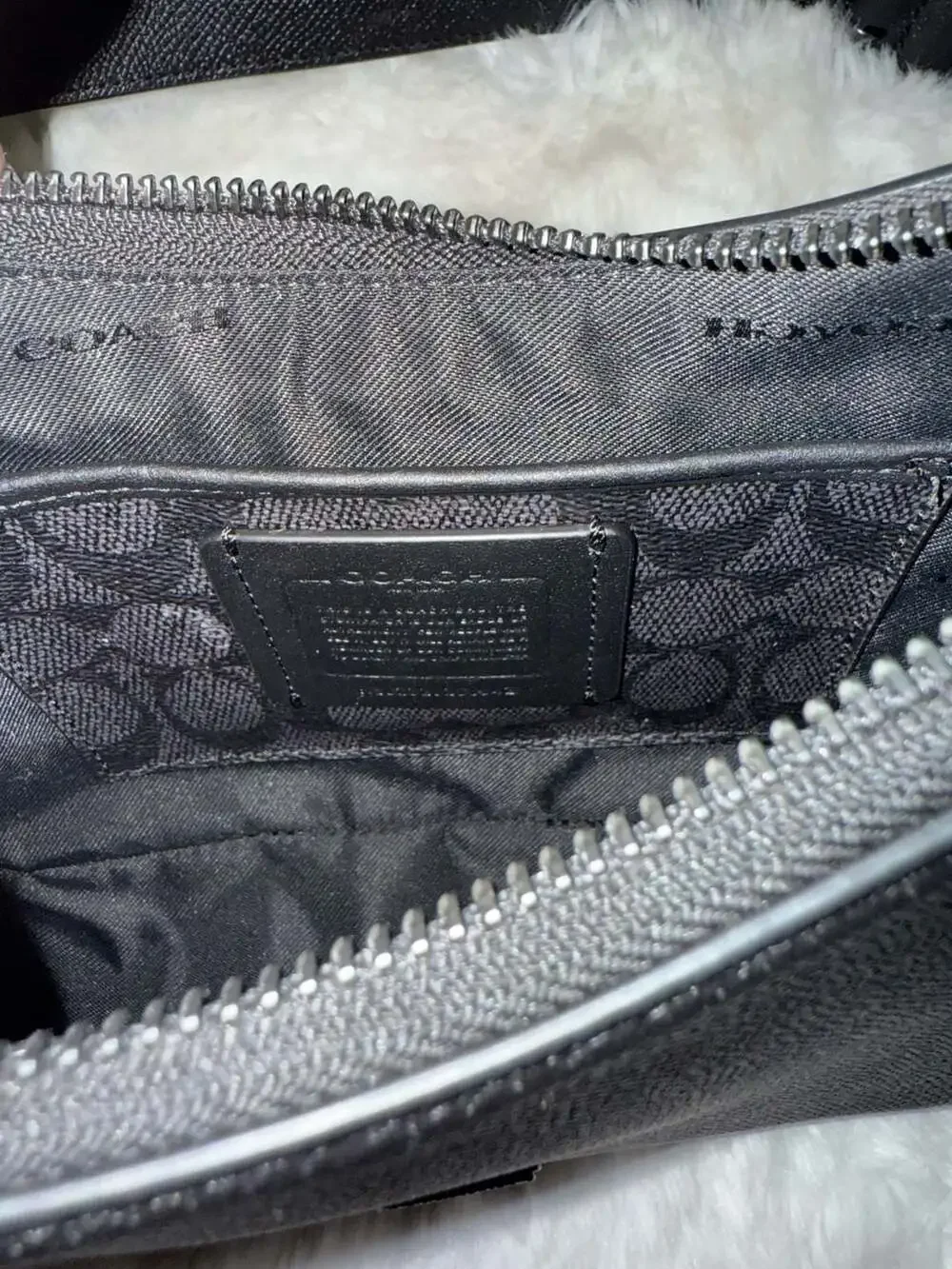 Coach cj842 hobo